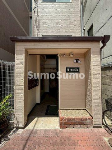 田平ビルのエントランス
