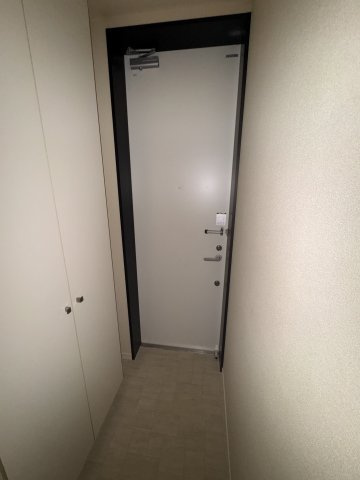 潮見台コートの玄関