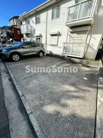 甲南園ハイツの駐車場