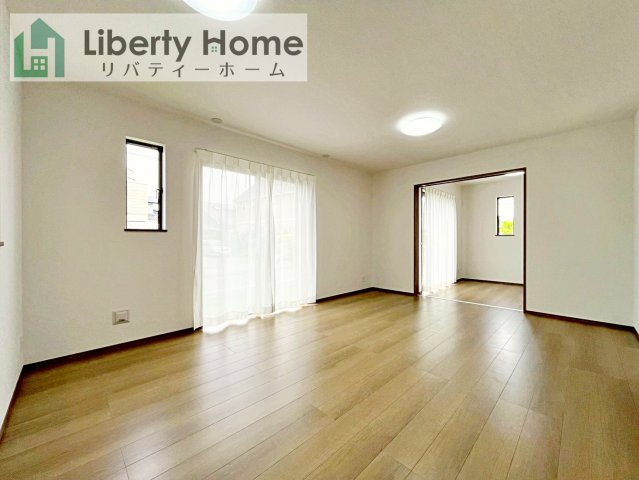 石岡市東光台5丁目　新築戸建　B号棟の居間・リビング|（B号棟）同形状・同仕様