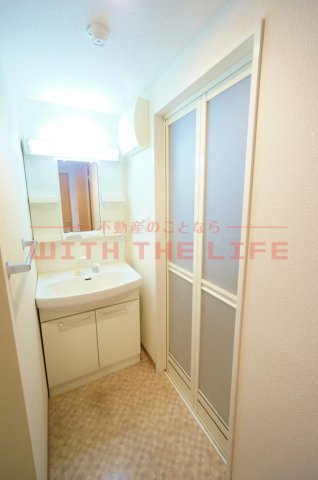 メゾンクラウン大手山【キャッシュバック対象物件】の洗面所|忙しい朝には欠かせない洗面所です