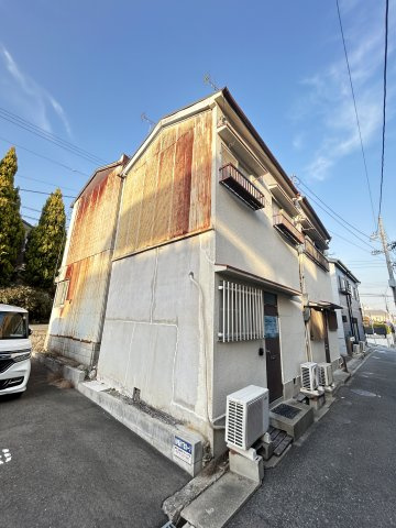熊内通　貸家　東棟の外観