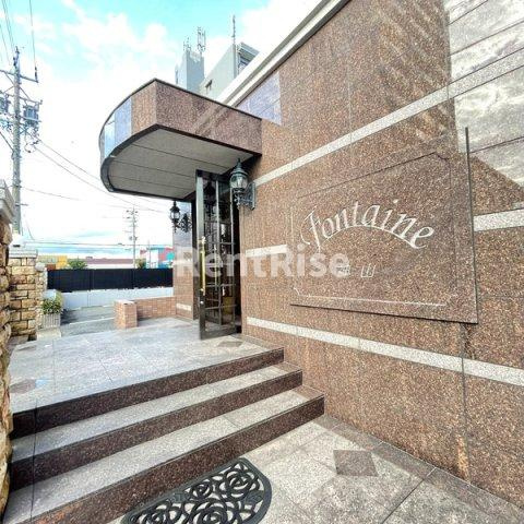 フォンテーヌ神山のエントランス