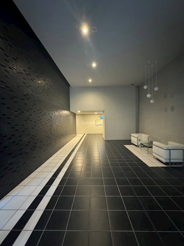 エスリード大手前のロビー|建物の内部です