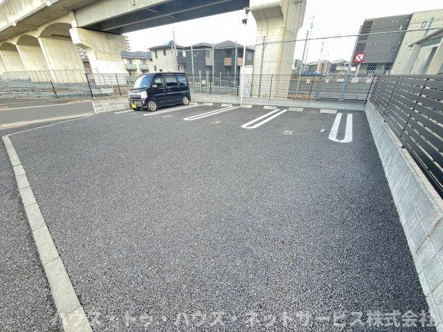 グラーティアの駐車場