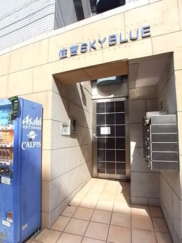 住吉スカイブルーのエントランス|毎日通るエントランスはこのようになっています