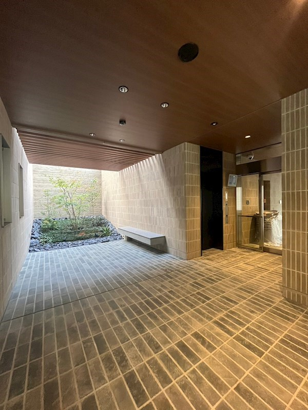 Ｊ．ＧＲＡＮ　Ｃｏｕｒｔ京町堀のロビー|毎日通るロビーはこのようになっています