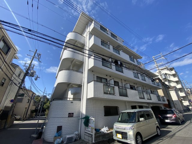シャルマンフジ御影参番館の外観
