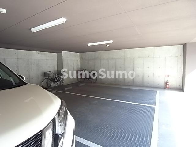 アーバン甲南の駐車場