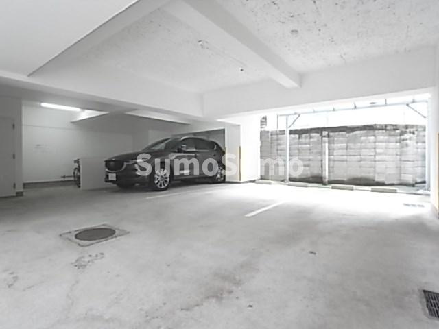 JUN中山手の駐車場