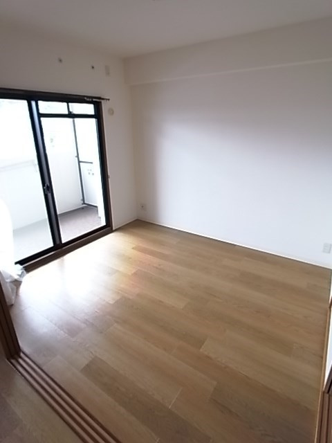 KDXレジデンス夙川ヒルズ　3番館の居間・リビング
