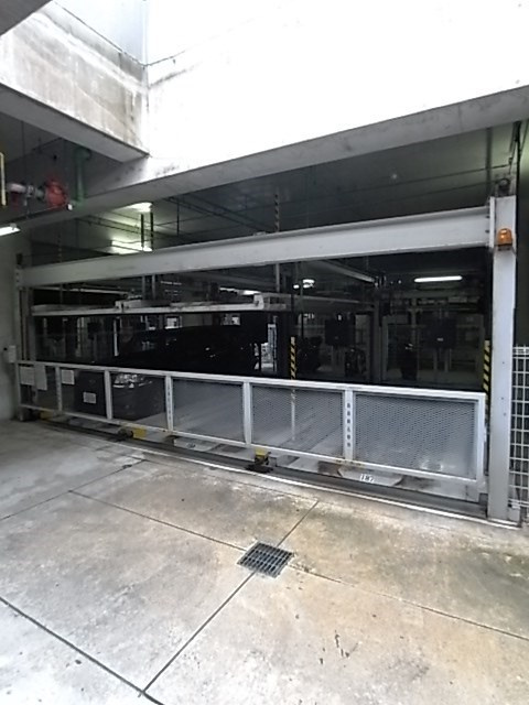 KDXレジデンス夙川ヒルズ　5番館の駐車場