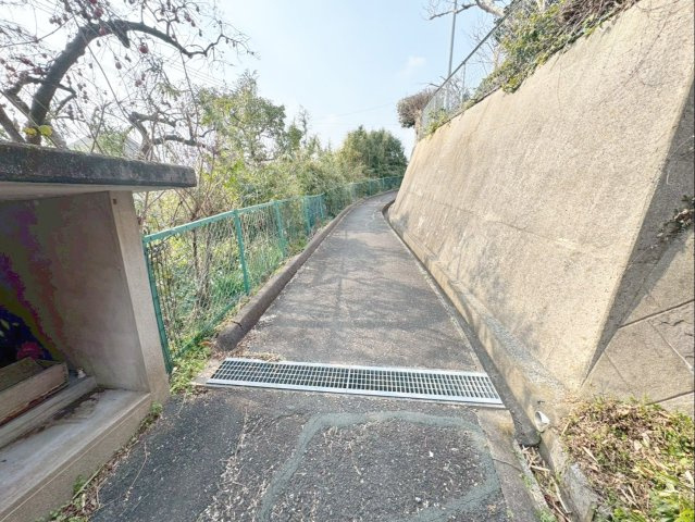 糟屋郡篠栗町大字高田　土地の前面道路含む現地写真|現況の接道状況