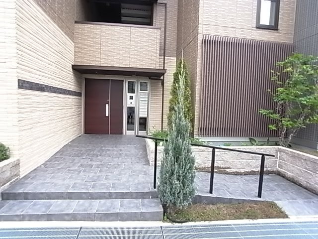 J’ｓ　Gardenのエントランス