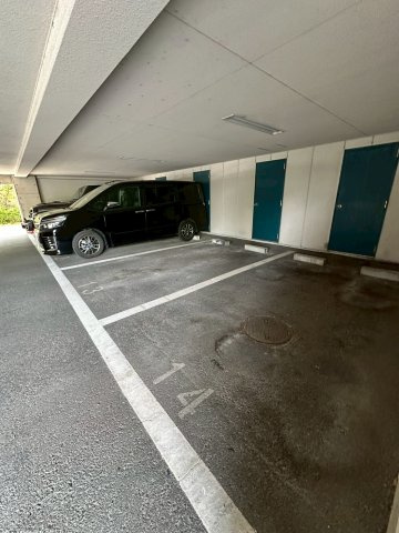 GROOVE門戸厄神の駐車場