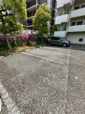 GROOVE門戸厄神の駐車場