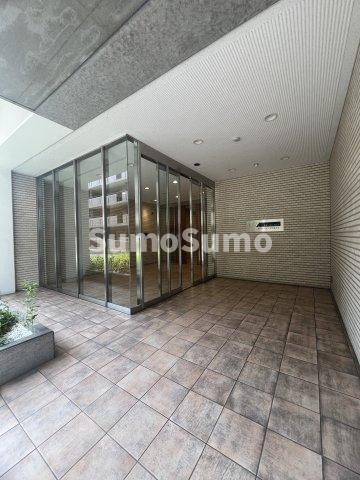 神戸市東灘区森南町１丁目の賃貸マンションのエントランス
