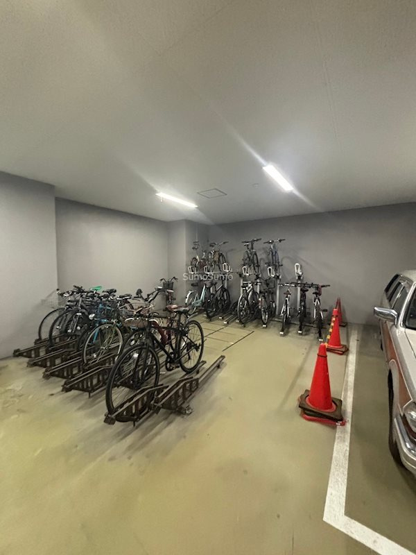 ISM谷町六丁目の駐車場