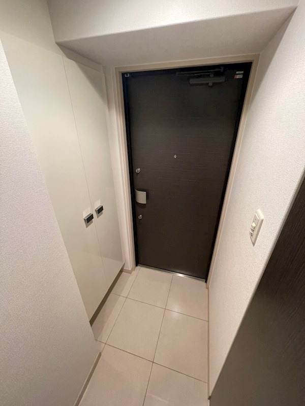 ISM谷町六丁目の玄関