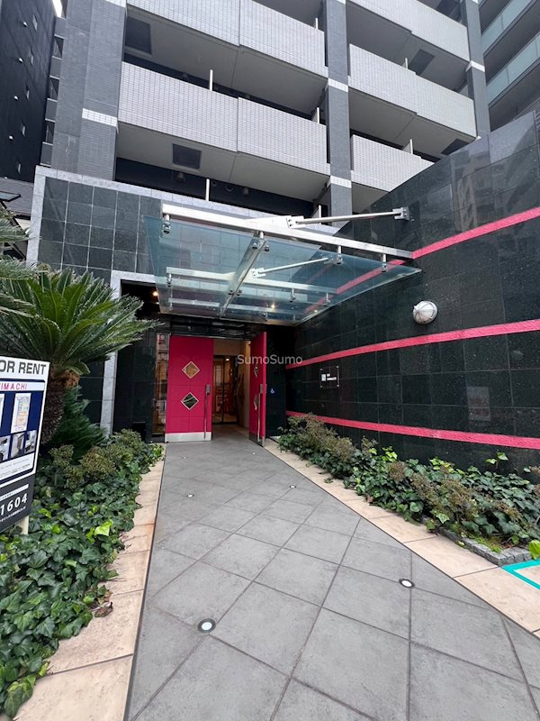 ISM谷町六丁目のエントランス