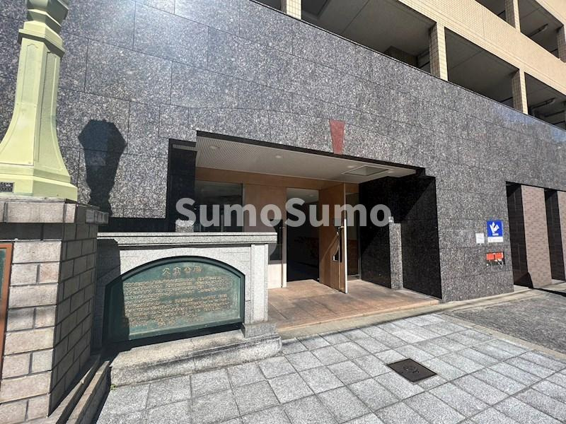 KAISEI本町東のエントランス