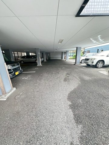 HAZY　HILLの駐車場