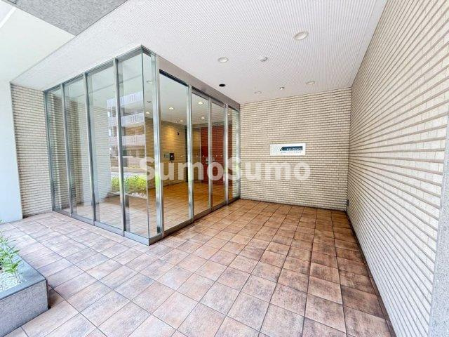 神戸市東灘区森南町１丁目の賃貸マンションのエントランス