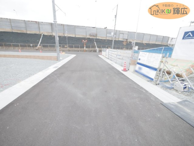 【前面道路含む現地写真】 | 高砂市阿弥陀町魚橋（全17）土地　2号地