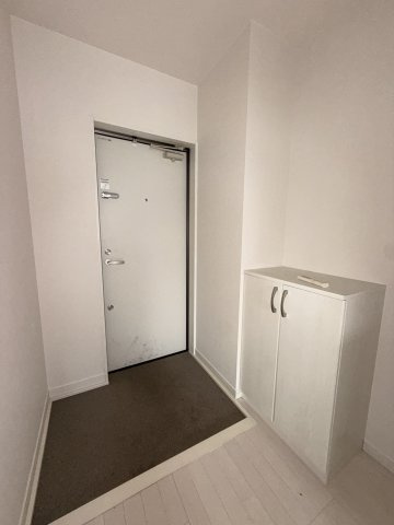 HCフラッツ三宮東の玄関