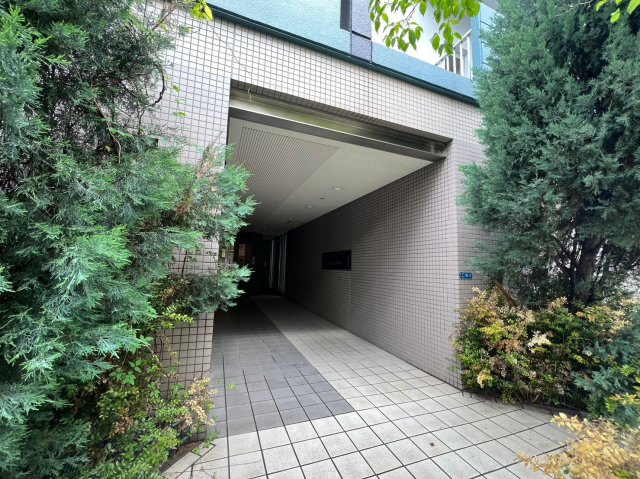 コモグランツ松屋町のエントランス