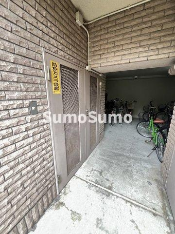 アーデンコート住吉川のエントランス