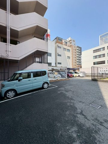 サンクラッソ神戸大開通Station frontの駐車場|駐車スペースもあります