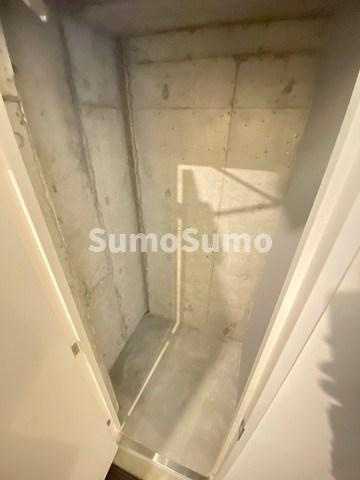 アバンドール甲子園口の外観|1.3.5号室にはトランクルーム付き。