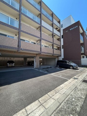 KMS新生水木通の駐車場