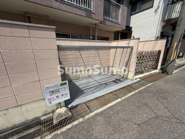 甲南ドエル御影の駐車場