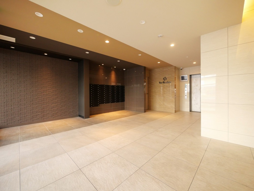 東大阪市長田中１丁目の賃貸マンションのロビー