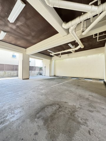 Kobe十一屋の駐車場