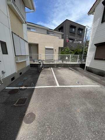 エクセル武庫川Ⅱの駐車場|車をお持ちの方に嬉しい駐車場付きの物件です