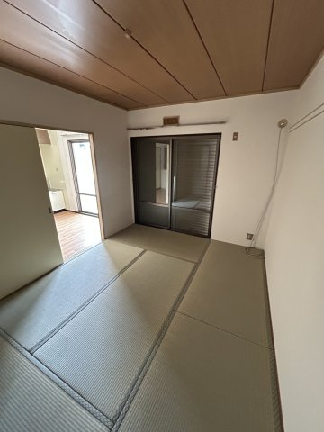 エクセル武庫川Ⅱの寝室|開放的な寝室です