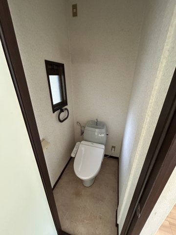 エクセル武庫川Ⅱのトイレ|落ち着いた色調のトイレです