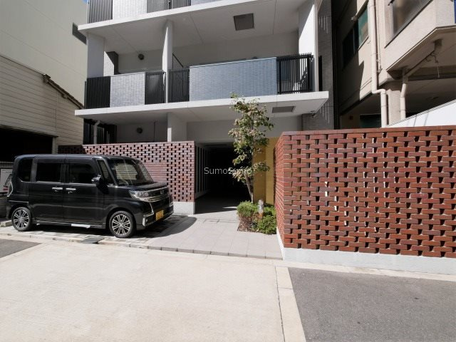 huit arbre上町台のエントランス