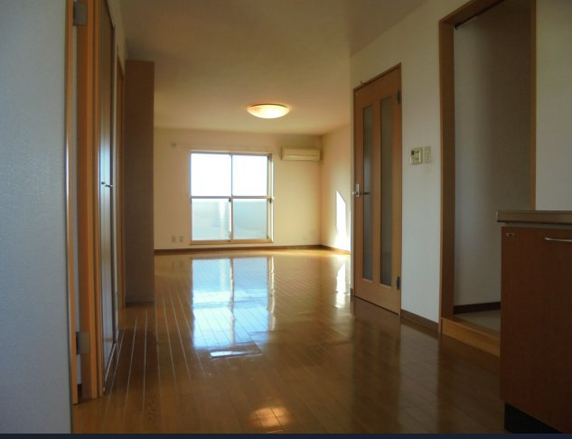 大館市　三棟一括　マンションの内装