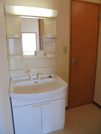 大館市　三棟一括　マンションの独立洗面台