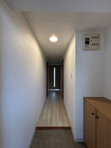 KUSABAマンションの玄関