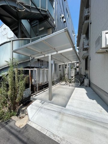 Habitation神戸の駐車場