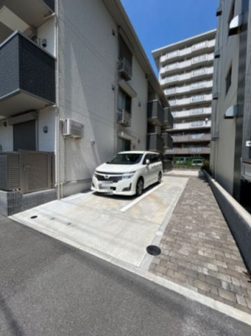 Habitation神戸の駐車場