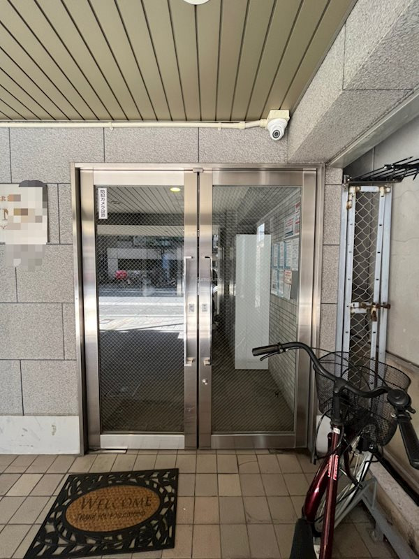 JUNWAマンションのエントランス|建物の内部です