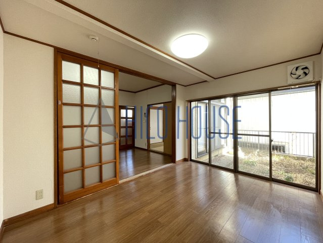 仙波町4丁目戸建貸家の居間・リビング