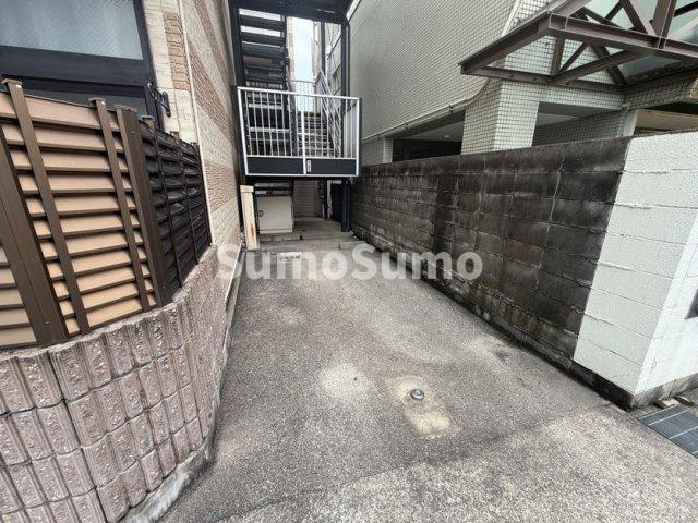 レオパレスオーキッドⅡのエントランス