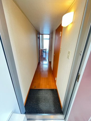 レオパレスオーキッドⅡの玄関